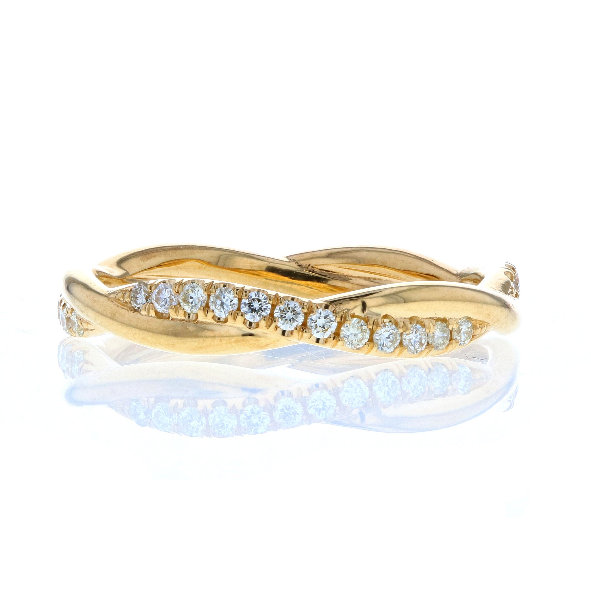 Women's Wedding Band in Yellow Gold with Twisted Shank and Diamond Pave